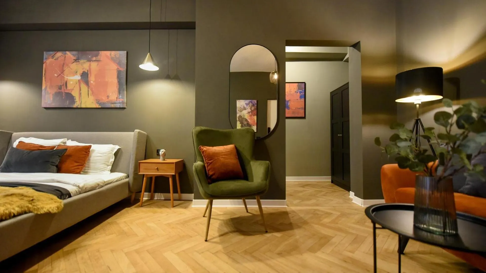 Magheru Central Studios - Feel The City Pulse Bukarest
