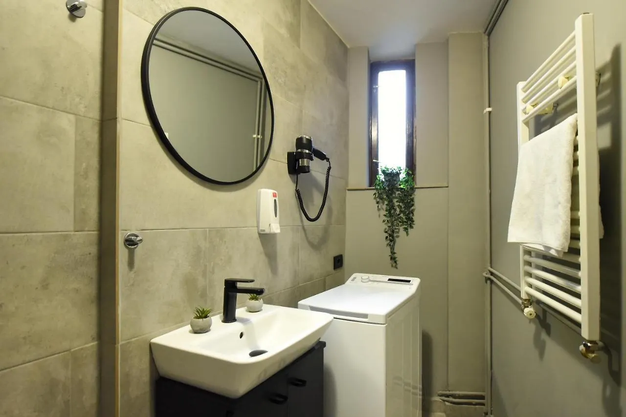 Magheru Central Studios - Feel The City Pulse Bucharest Apartment