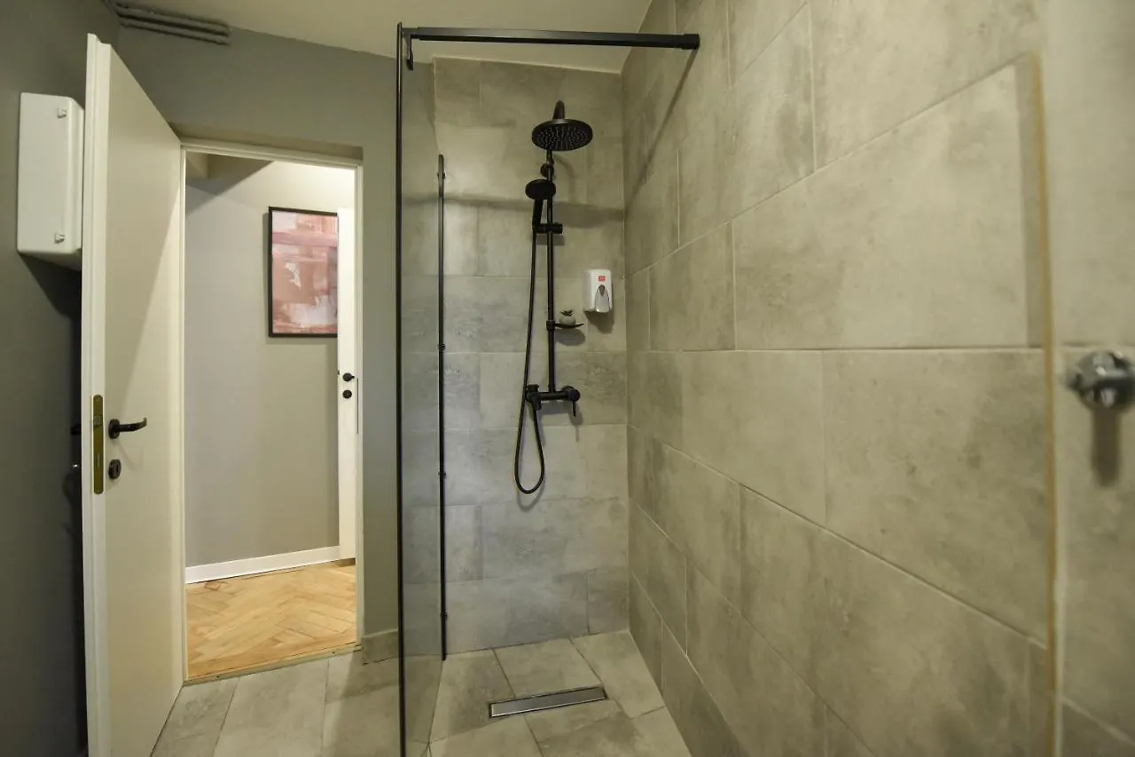 Magheru Central Studios - Feel The City Pulse Bucharest Apartment