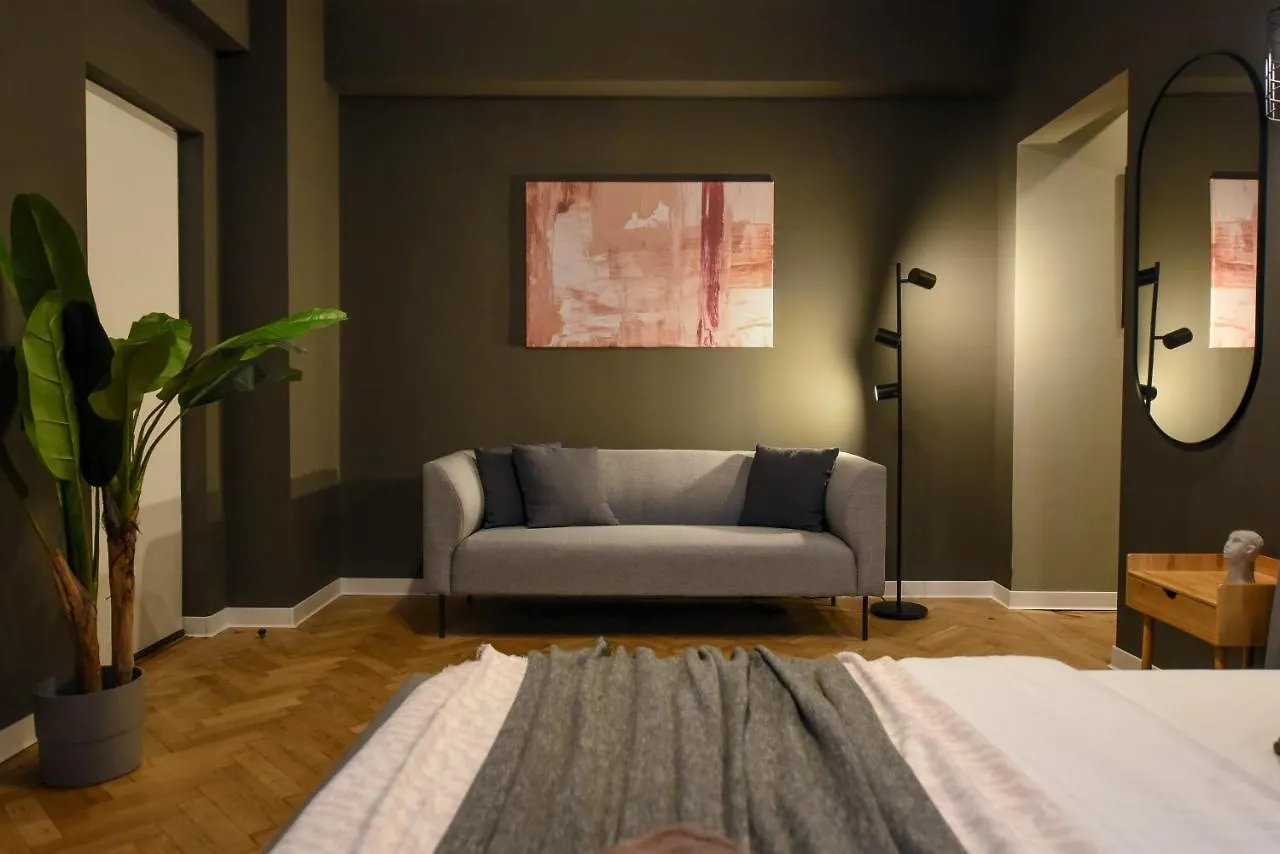 Magheru Central Studios - Feel The City Pulse Bucharest Apartment