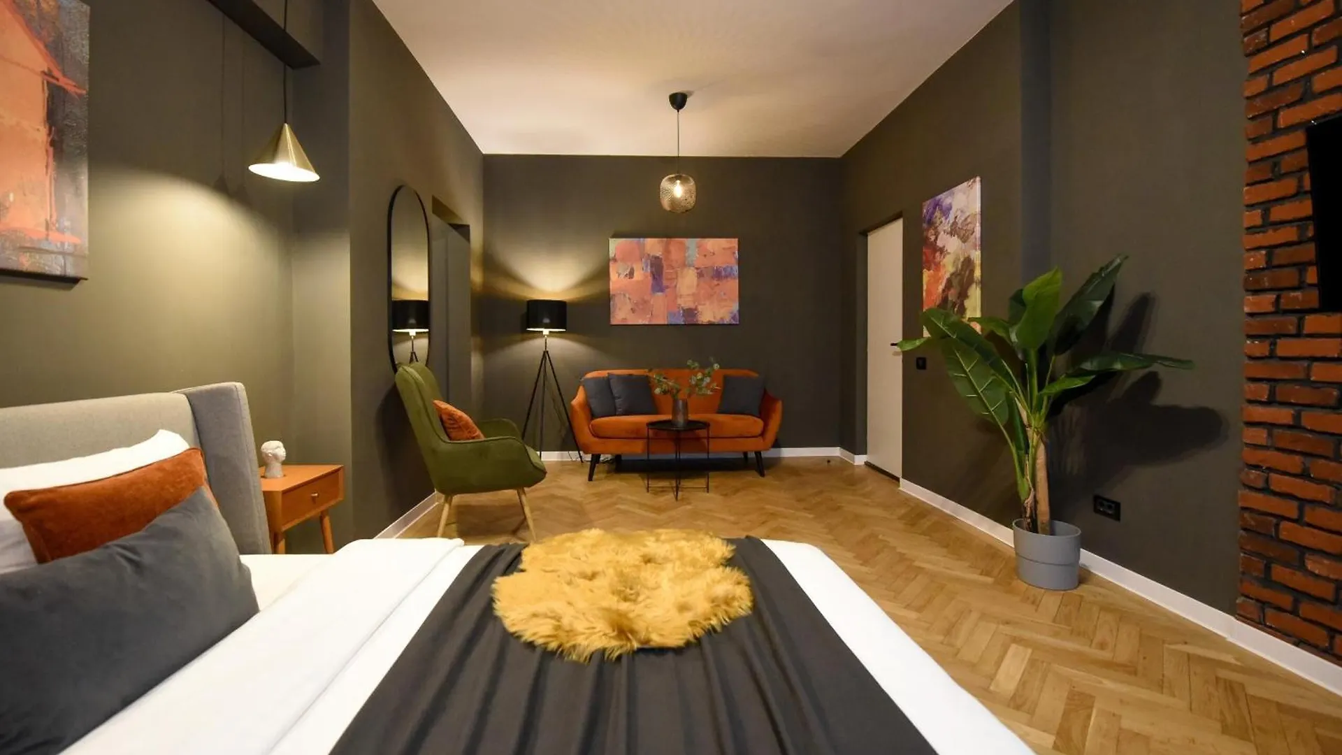 Magheru Central Studios - Feel The City Pulse Bucharest Apartment