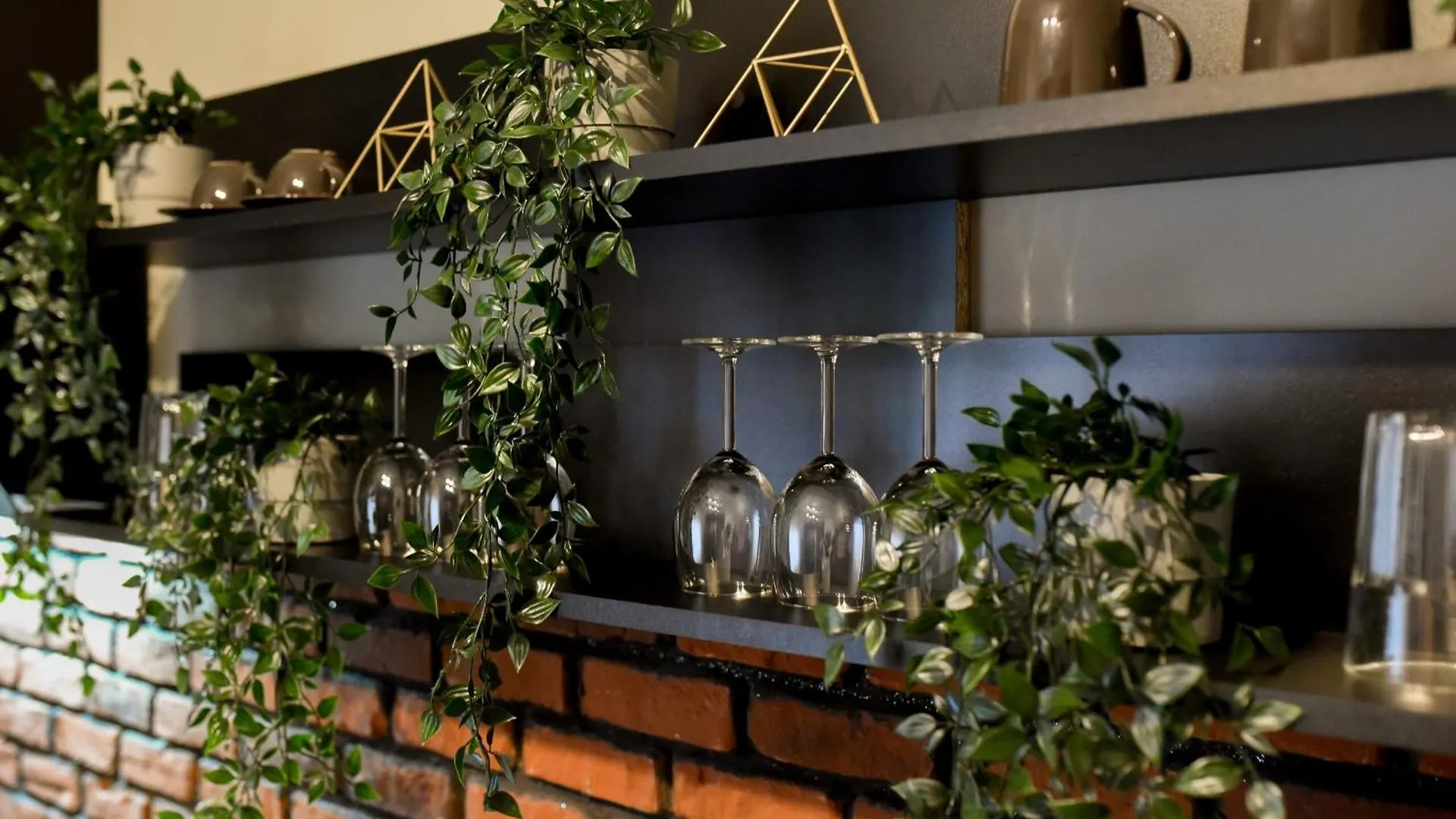Magheru Central Studios - Feel The City Pulse Bucharest Apartment