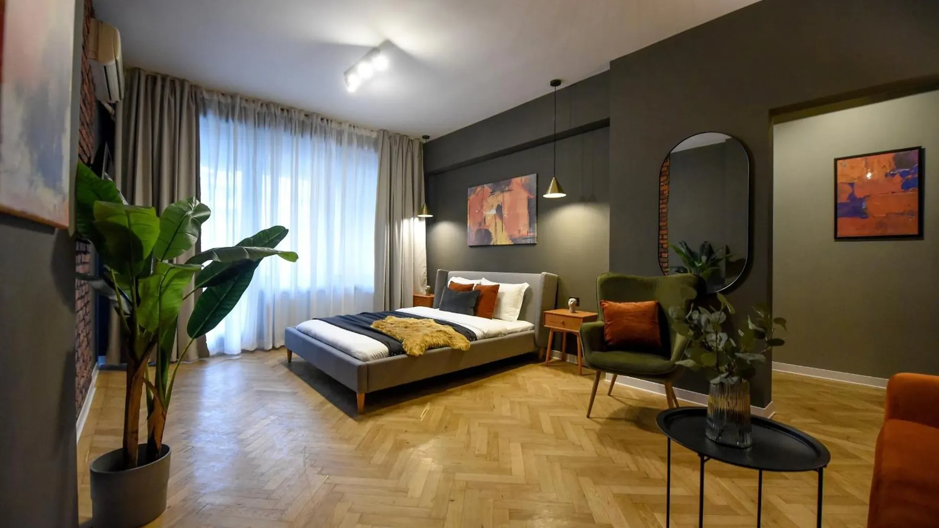 Magheru Central Studios - Feel The City Pulse Bucharest Apartment