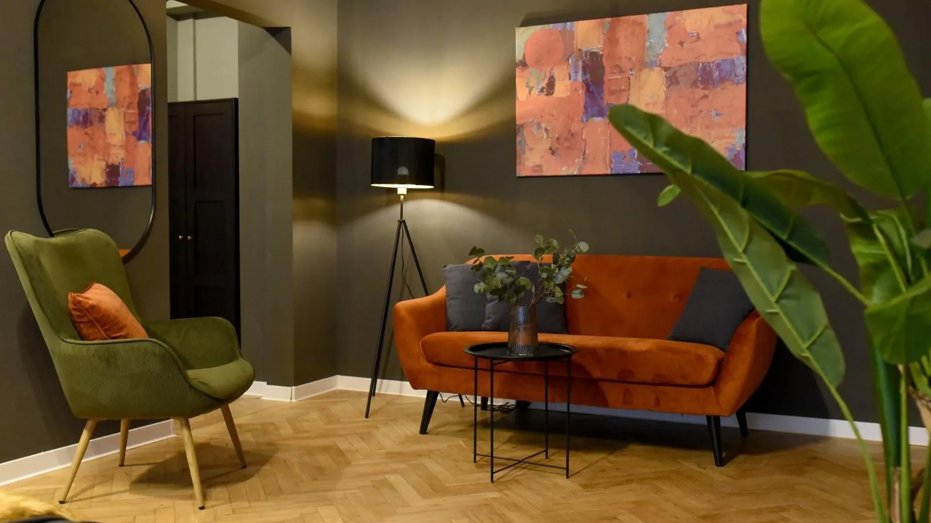 Magheru Central Studios - Feel The City Pulse Bucharest Apartment