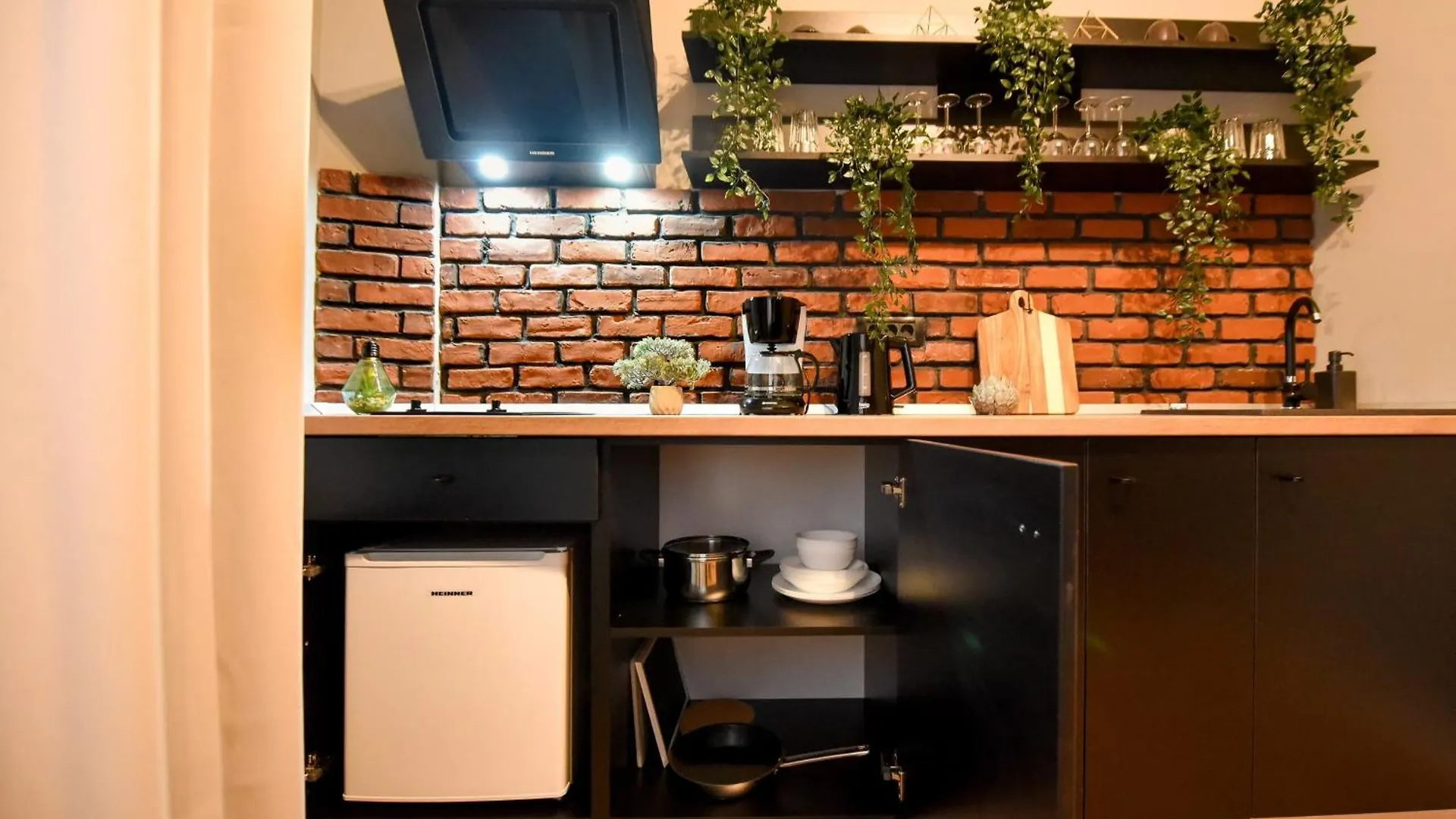 Apartment Magheru Central Studios - Feel The City Pulse Bucharest